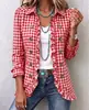 Abrigo retro de estilo europeo y americano de doble botonadura con cuello de volantes, mangas largas y diseño estampado, adecuado para uso casual.