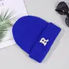 Gorro de Lana Estilo Coreano Otoño e Invierno con Etiqueta de Letra R para Hombres y Mujeres con Gorro de Punto Sencillo Versátil Protector contra el Frío Mantiene Caliente Gorro de Punto Frío