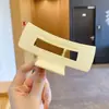 Pinza Geométrica Simple para el Cabello, Pinza de Moda para la Parte Trasera de la Cabeza, Pinza Femenina de Color Café, Accesorio para el Cabello de Pinza de Tiburón de Alta Gama y Exquisito