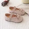 Sapatos de Couro Modernos com Laço para Meninas 2026 Primavera e Outono Estilo Chanel Sapatos de Princesa para Meninas, Sapatilhas Macias para Bebês