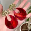 Pendientes de Estilo Retro de la Maestra Kangkang con Degradado Rojo Difuminado en Forma de U Pendientes Niche Elegantes para Novia Pendientes para Tomar Fotos