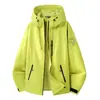 Traje de asalto para exteriores color camello mismo estilo tres en uno para mujer cortavientos impermeable forro de plumón carcasa rígida chaqueta de ropa de montañismo hombre