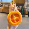 Llavero Colgante Creativo de Huevo Tarta de Postre Horneado Simulado, Divertido Juguete de Comida Accesorio para Llavero de Coche/Bolsa Regalo