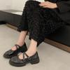 Sapatos Pequenos de Couro Versátil de Bico Redondo Preto Estilo Chanel de Sola Grossa para Mulheres 2025 Novo Primavera e Outono Mocassins Rasos Retrô Franceses