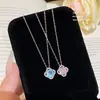 Collar Super Brillante de Flor de Cuatro Hojas con Circonita de Diamante Completo para Mujer, Colgante de Lujo Ligero de Alta Gama, Estilo de Viaje a la Oficina a la Moda, Cadena Versátil para la Clavícula