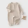 Novas Roupas de Bebê de Algodão com Elastano para Primavera e Outono, Macacão de Manga Longa, Macacão Liso Classe A, Macacão de Costela Liso para Bebês