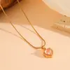 Joia Versátil com Pingente de Coração, Colar de Alta Qualidade em Formato de Coração, Pingente de Diamante Multicolorido, Colar de Aço Titânio com Coração Cor de Pêssego para Mulheres