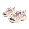 Zapatillas deportivas para niñas, nuevo estilo primavera/otoño 2025, de piel, zapatillas versátiles casuales para correr, tenis gruesos infantiles de suela suave.
