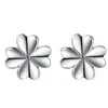 Brincos clássicos de trevo de quatro folhas femininos frescos brincos de trevo de quatro folhas nus da moda brincos simples brincos de prata uma geração de cabelo