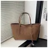 Bolsa Tote Retrô Moda Europeia e Americana Estampa de Leopardo Grande Capacidade 2025 Casual Nova para o Dia a Dia Retrô Superfície Macia Bolsa de Ombro