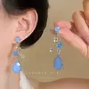 Colar de Flor Azul Fresco de Verão para Mulheres, Luxo Leve e Sensação de Alta Qualidade, Acessório de Corrente para Clavícula de Vestido Doce Estrelado