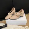Sandálias Fechadas com Tiras Cruzadas Estilo Francês Retrô para Mulheres, Novidade de Verão 2026 Moda Versátil Simples Sapato com Biqueira Quadrada Vazado