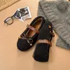 Zapatos Mary Jane estilo francés para mujer para el invierno 2026, nuevos zapatos planos de suela gruesa con hebilla y forro de felpa para abrigar