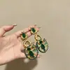 Brincos Grandes Verdes Europeus e Americanos Vintage Exagerados e Resistentes com um Toque Retrô de Luxo, Acessórios de Orelha Modernos e Únicos