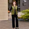 Traje de Chaleco Otoñal para Mamá Estilo Nuevo para Mujeres de Mediana Edad y Mayores Estilo Chino Estilo Nacional de Moda Adelgazante Tallas Grandes Traje de Tres Piezas de Terciopelo Dorado