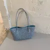 2026 Bolso de Mano Tejido Hueco Estilo Nuevo para Mujer, Bolso de Hombro de Gran Capacidad para Vacaciones, Bolso Cesta Versátil de Moda para el Día a Día