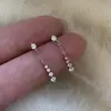 Pendientes de flor de circón con aguja de plata estilo coreano inspirados en ins, dulces y elegantes, adecuados para el uso diario, sensación de lujo ligero y alta gama