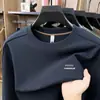 Sudaderas de cuello redondo y manga larga para otoño e invierno, camisetas de moda y tendencia, capas base para hombre, tops versátiles, venta directa de fábrica, en stock