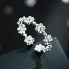 Anillo Abierto Dorado Flor Exquisita Diseño de Nicho Versátil para el Día a Día Ajustable Anillo para Dedo Índice Nuevo Anillo para Mujer