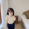 [En Stock] Ropa Infantil Estilo Coreano para Niños y Niñas Otoño e Invierno 2025 Nuevo Cuello Alto Raya en Axila Color Sólido Prendas de Punto para Niñas Súper