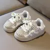 Tênis Esportivo Infantil de Desenho Animado 2026 Primavera/Outono Novo Calçado Casual Infantil Forrest Gump para Meninas Pequenas Calçados de Bebê Antiderrapantes