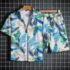 Conjunto esportivo tie-dye de seda gelada para homens, marca moderna de verão, camisa estilosa e solta de manga curta e shorts de praia conjunto casual de duas peças