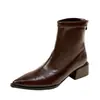 Botas Curtas de Bico Fino Estilo Retrô Europeu e Americano para Mulheres, Couro Genuíno Super Macio, Botas de Cano Curto Emagrecedoras, Salto Grosso, Botas Slim Versáteis
