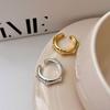 Anillo Abierto Estilo Palacio Italiano Cepillado Estrella Blanca Dorada Electrochapado Anillo Retro Elegante Versátil Simple para Dedo Índice