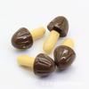 Simulación de comida y juego Fuerza tridimensional pequeño hongo micro paisaje galletas de chocolate DIY pendientes hechos a mano colgante materiales de joyería
