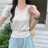 Tecido com Pedraria Curva Renda Francesa Acabamento Cintura Marcada Ombro Reto Tricô Manga Curta Design de Verão Top Vazado para Mulheres