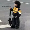 Chaqueta de motocicleta para niños con diseño de bloques de color, nuevo modelo de primavera 2026, chaqueta de carreras con cuello alto a la moda y genial estilo coreano para niños