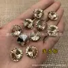 Venta al por mayor del fabricante Acrílico 8-20 Redondo Superficie Satélite Colorido Fondo Puntiagudo No poroso Diamante Redondo Punta Superior Diamante Joyería DIY