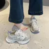 Zapatos deportivos casuales de suela gruesa 2026, zapatos tipo "dad" ligeros de malla transpirable para mujer, versátiles zapatos nuevos de verano con punta ancha para correr