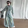 Conjunto de outono 2026 para meninas, novo conjunto estiloso e moderno de duas peças em jeans para crianças, roupas de outono cool e chiques