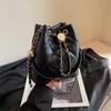Bolsa de Corrente Acolchoada Estilo Chanel para Mulheres 2026 Nova Tendência Moda Versátil Bolsa de Ombro de Luxo Bolsa Transversal Saco