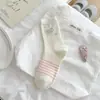 Calcetines dulces de oso estilo japonés para otoño e invierno para mujer, calcetines de encaje a media pantorrilla estilo universitario, calcetines casuales versátiles lindos de dibujos animados para mujer