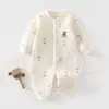 Macacão de bebê de algodão puro de grau A, de três camadas, quente, para meninos e meninas, manga longa, fechamento inferior, costura sem relevo, para primavera, outono e inverno