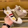 Estação Europeia 2025 Novos Sapatos Brancos de Couro Genuíno com Bordado de Abelhinha Sapatos Casuais Masculinos Sapatos Masculinos de Luxo de Alta Qualidade