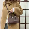 Bolsa de Concha Retro de Nicho Transfronteiriça para Mulheres Nova Cor Combinada Versátil Bolsa de Mão de Alta Qualidade para Comutação Ombro Cruzada