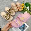 Pantuflas de Suela Gruesa con Estampado de Leopardo y Doble Hebilla con Sensación de Caminar sobre las Nubes, Adecuadas para Parejas, Verano para Mujer, para el Hogar y Exteriores, Suaves, Modernas y Cómodas