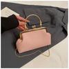 Bolsa de corrente feminina nova moda verão 2025, bolsa pequena quadrada com alça de ombro, suporte para um grande número de lotes mistos no atacado