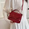 Bolsa Pequena Vermelha para Mulheres, Nova Tendência Estilo Coreano Primavera 2026, Bolsa Sela de Nicho, Bolsa Transversal Pequena Versátil Elegante de Alta Qualidade
