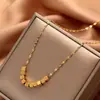 Collar de acero de titanio de estilo japonés y coreano para mujer, diseño de nicho de lujo ligero, cadena de clavícula de alta gama que combina con todo, colgante de amor, joyería al por mayor