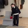 Conjunto de Otoño para Niñas 2026 Nuevo Conjunto de Dos Piezas Deportivo de Moda con Cuello Alto para Niños Pequeños y Grandes Primavera y Otoño al por Mayor