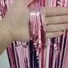 Cortina de Seda de Lluvia Brillante Personalizada de Fábrica Decoración de Fondo Accesorios de Diseño para Lugar de Acción de Gracias Cortina de Puerta de Seda de Lluvia para Fiesta