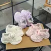 Zapatos deportivos para niños, zapatos tipo "dad shoes" para niñas, de malla transpirable, ligeros, cómodos, zapatos blancos florales para estudiantes de primaria, zapatillas de running de malla