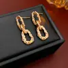 Pendientes Minimalistas de Plata con Forma Ovalada y Plisada, Pendientes de Moda con Temperamento, Personalidad, Versátiles, de Nicho, de Alta Gama
