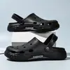 Nuevos zapatos perforados de suela gruesa para mujer, adecuados para usar al aire libre en primavera y verano, hechos de EVA, que aumentan la altura, antideslizantes, talla grande, sandalias de pareja, versión negra para hombre