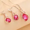 Conjunto de Collar y Pendientes de Aleación Oro Rosa para Mujer, Estilo Floral de Lujo Ligero de Nicho, Joyería Transfronteriza, Accesorios Simples y Versátiles
