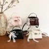 Bolsa Transversal Simples e Fashion para Mulheres, Nova Bolsa de Mão Quadrada Pequena Estilo Ins Versão Coreana, Bolsa de Ombro Versátil para o Dia a Dia